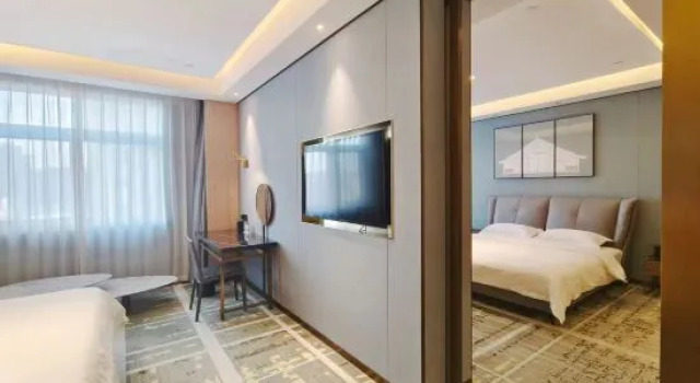 Люкс Deluxe Metropolo Jin Jiang  Hotels（Millennium City Park,Starlight Mall  Kaifeng ）