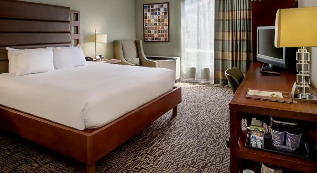 Двухместный люкс c 1 комнатой DoubleTree by Hilton Collinsville/St.Louis