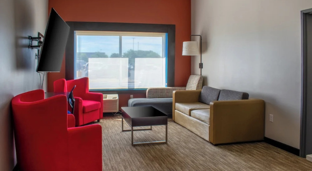 Двухместный люкс Jetted Tub Holiday Inn Express & Suites - Yorkville by IHG