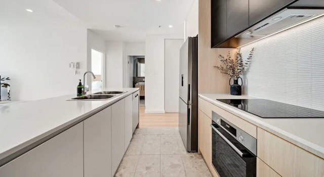 Spacious 1-bed Apartment With Gym, BBQ & Parking, Prenota Appartamento Narrabundah Territorio della capitale australiana