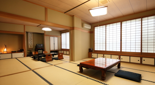Yunotsuri Onsen Ryokan Keisenkaku, Rezervovat Hotel Hotely v Kumamoto s parkováním, Parkování