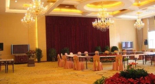 Qingshan Hotel Baotou（Yingbin Building）, Book Hotel Hotels in Inner Mongolia with a Pool, Swimming Pool