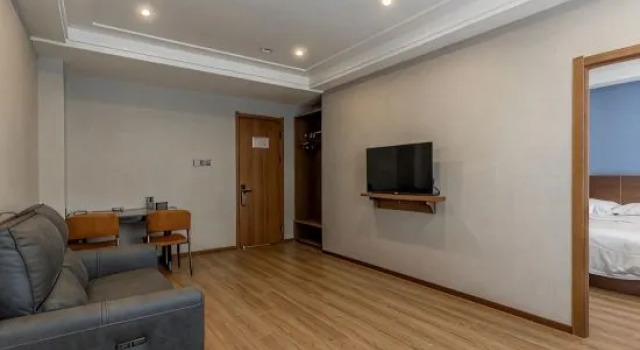 Люкс Tongjia Riverfront Hotel.