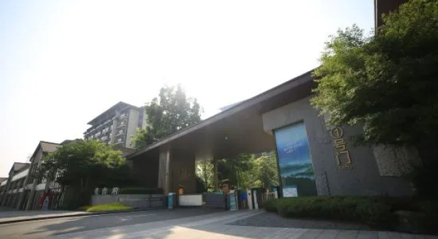 Yueshan Resort Hotel (Emeishan High Speed Railway Station), Varaa Lomakeskus Hotellit Sichuan pysäköinnillä, Pysäköinti