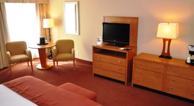 Двухместный номер Standard Holiday Inn & Suites Oakland - Airport by IHG