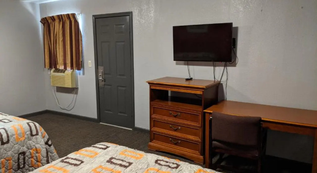 Четырёхместный номер Standard Budget Inn El Reno