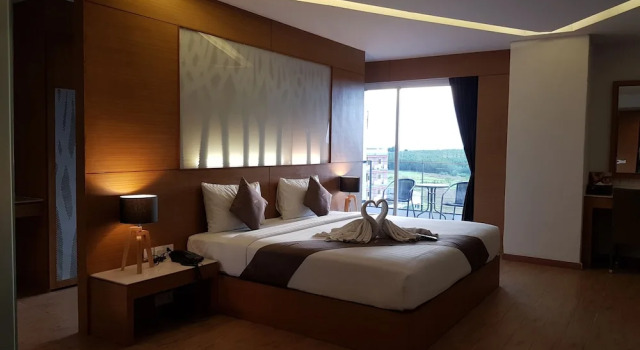 Полулюкс The Vista Hotel