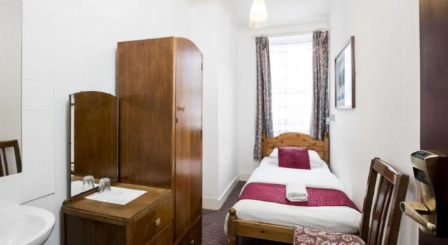 Одноместный номер St Athans Hotel