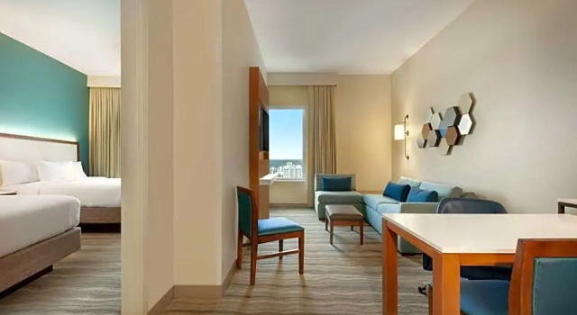 Четырёхместный люкс с 2 комнатами с видом на залив Embassy Suites By Hilton Sarasota