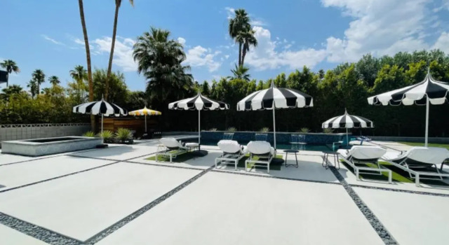 Коттедж Palm Desert Resort Home