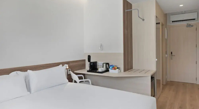 Номер Superior B&B HOTEL Santiago Milladoiro