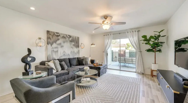 Furnished Patio, Pool Access! Scottsdale Retreat, Забронировать Апартаменты/квартира Отели Скотсдейл с парковкой, Парковка