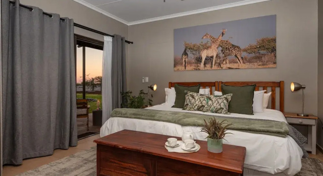 Safari House, Buchen Sie Hotel Okaukuejo Etosha-Nationalpark