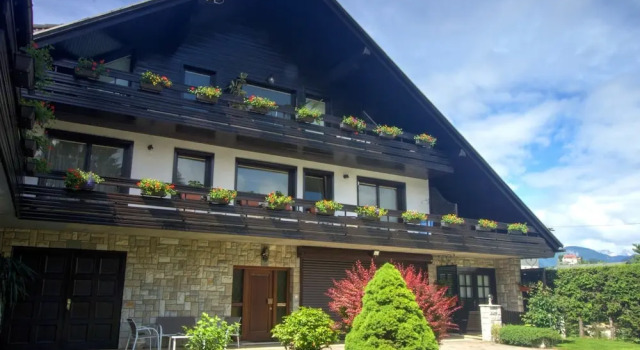 Lovely Apartment in Bled near Lake, Prenota Appartamento Bled 