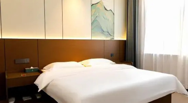 Трёхместный номер Standard Lanhuahua Hotel Dingbian No.2