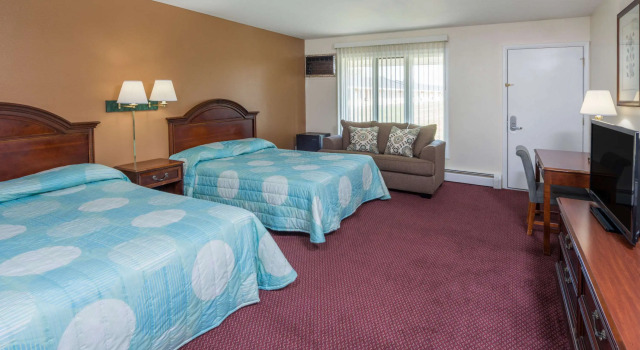 Четырёхместный номер Standard Knights Inn Kirksville