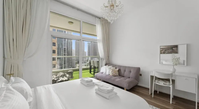 WelHome - Beautiful 1BR Apt. in Al Barsh