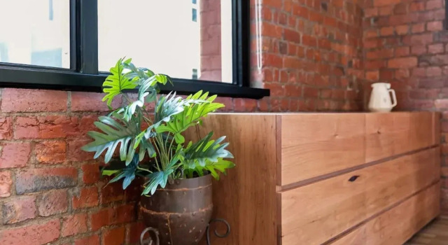 1-bed Warehouse Conversion in Melbourne CBD, Забронировать Апартаменты/квартира Мельбурн Melbourne Region, рядом с Federal Court of Australia
