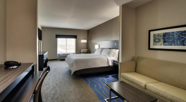 Люкс Holiday Inn Express & Suites Lancaster East - Strasburg by IHG