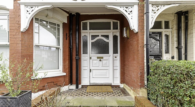 Beautiful Three Bed Abode Near Dollis Hill