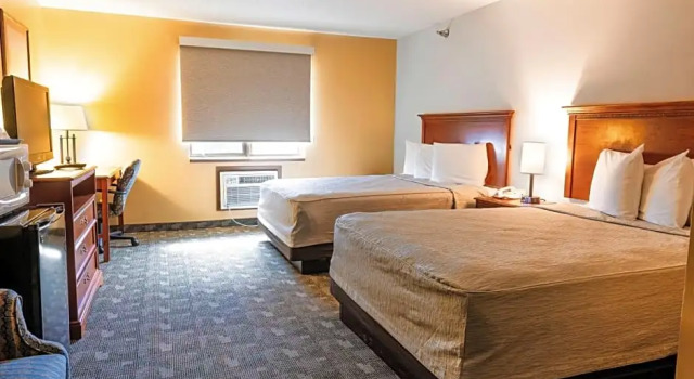 Двухместный люкс c 1 комнатой Governors Inn a Travelodge by Wyndham