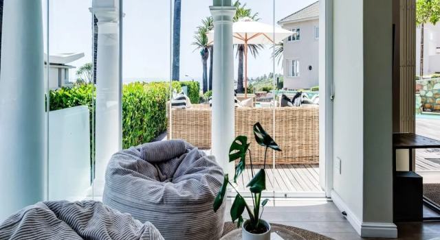 Magical Holiday Home Walking Distance to the Beach Sedgemoor Villa, Забронировать Вилла Коттеджи Cape Peninsula, Коттедж