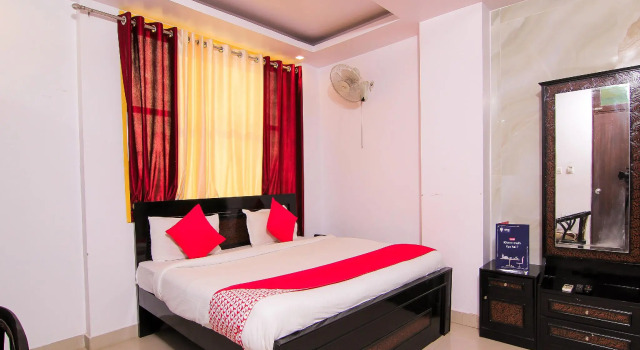 Collection O 4731 Hotel Surya Continental