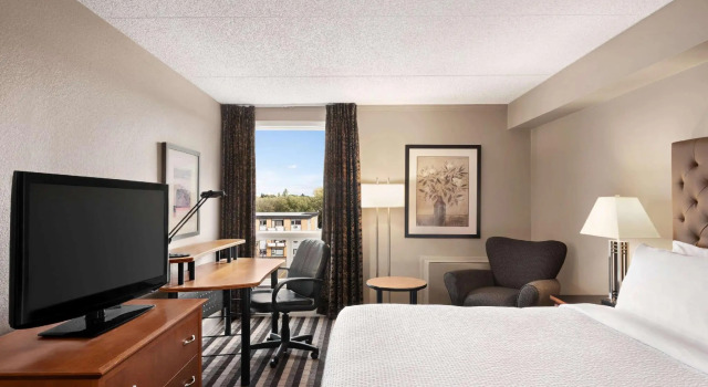 Двухместный номер Standard Royal Hotel Regina, Trademark Collection by Wyndham