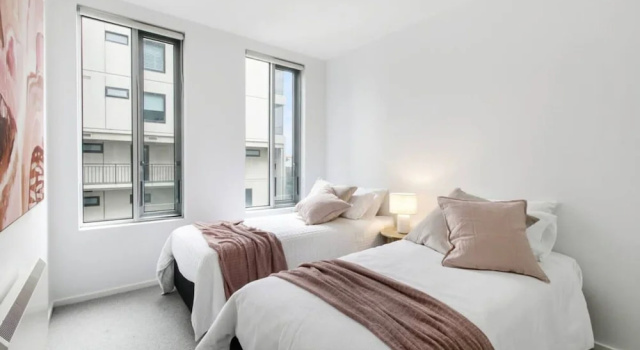 Beach Street Luxury 3 Bed With Beach Bay Views, Забронировать Апартаменты/квартира Мельбурн Melbourne Region, рядом с Station Pier