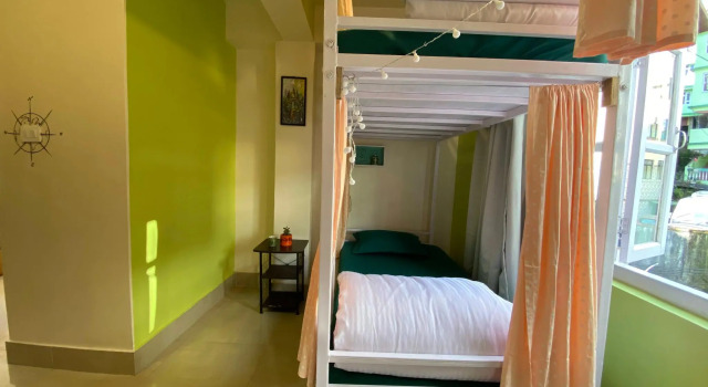 Cama en dormitorio compartido (dormitorio compartido masculino) Tag Along Backpackers