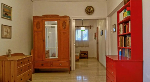 Διαμέρισμα δίπλα στη θάλασσα, παραλία Μαρκοπούλου, Забронировать Отель Отели Ороп с парковкой, Парковка