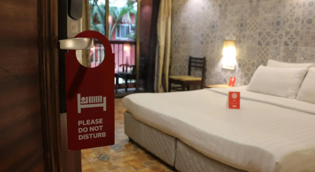 Sea Breeze Inn, Calangute Goa, Забронировать Отель Отели Калангут с бассейном, рядом с Пляж Калангут, Бассейн