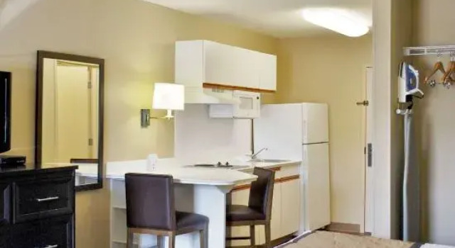 Четырёхместный номер Standard Studio 6 Extended Stay Milwaukee Brookfield WI