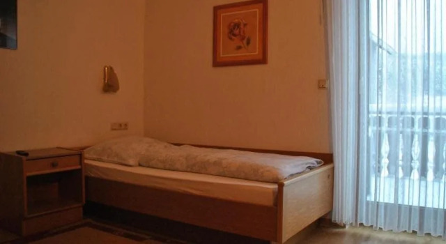 Waldhotel Einstein, Забронировать Отель  