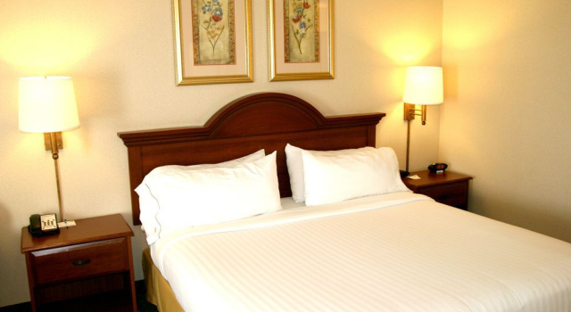 Holiday Inn Express Lincoln, Buchen Sie Hotel Lincoln Illinois