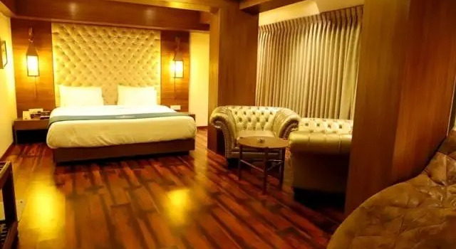 Люкс Hotel Reyansh Grand