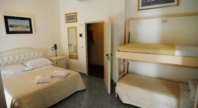 Четырёхместный номер Standard Hotel Ariella