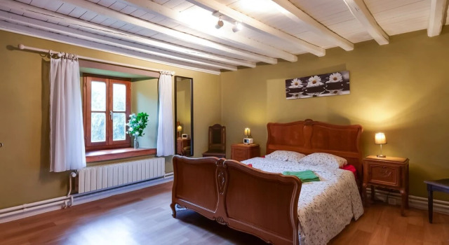 Detached Holiday Home with Sauna & Open Fire near Houffalize, Забронировать Отель Уффализ 