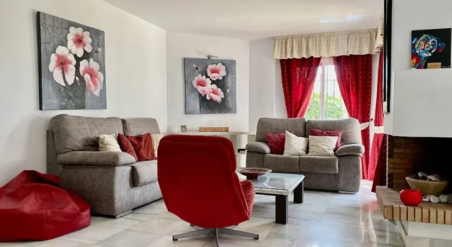 House Pauline 3 bed Poolside Private Garden M-5, Забронировать Дом для отпуска Виллы Марбелья, рядом с Художественный музей Ralli, Вилла