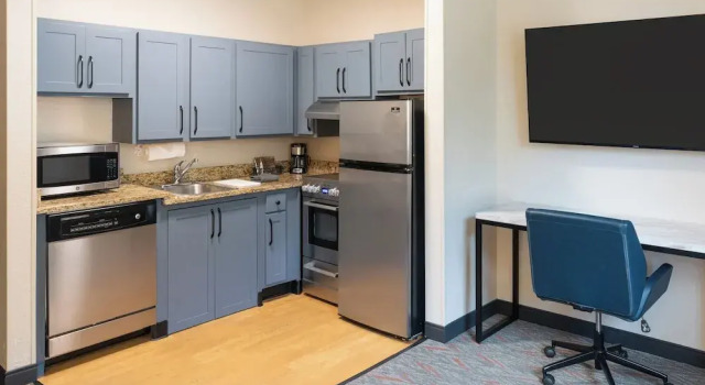Люкс Candlewood Suites Miami Lakes by IHG