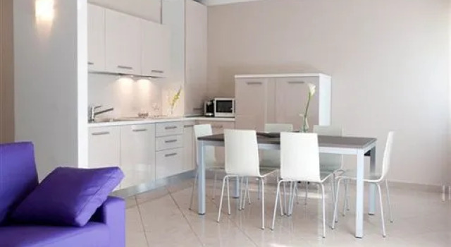 Residence Moorea, Забронировать Отель Отели Морского Милана с бассейном, Бассейн