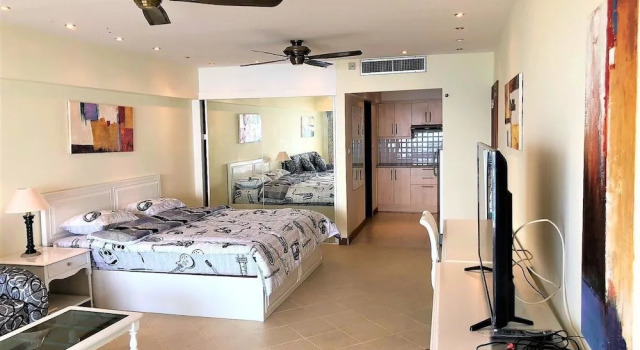 Metro Jomtien Condotel - Sleeps 2