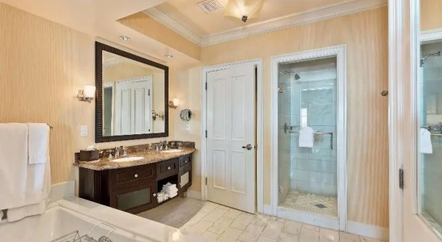 Полулюкс oceanfront Beach Village at The Del, LXR Hotels & Resorts