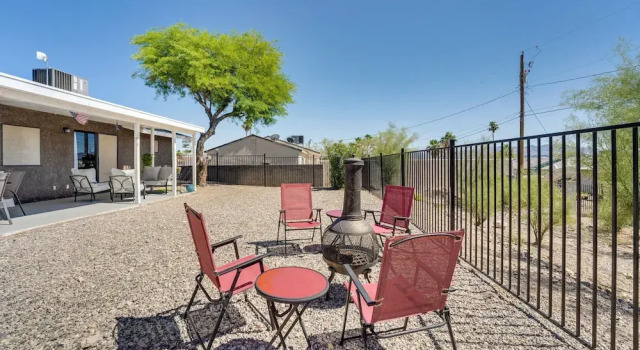Коттедж Pet-friendly House ~ 2 Mi to Lake Havasu Beach!