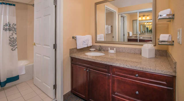 Двухместный люкс c 1 комнатой Residence Inn by Marriott Chesapeake Greenbrier