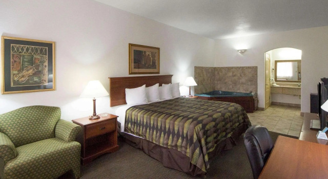 Двухместный люкс Quality Inn & Suites Rio Grande City