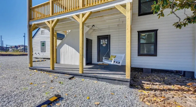Walkable Milledgeville Cottage Near Andalusia Farm, Забронировать Фермерский дом Милледжвилл Джорджия, рядом с Milledgeville Convention &amp; Visitors Bureau
