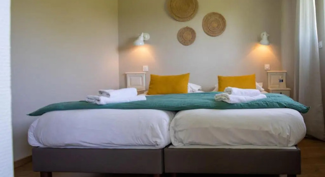 Двухместный номер Standard Logis Hôtels - Le Bellaroc - Hôtel 2 étoiles et Restaurant