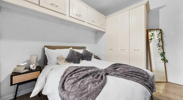 Elegant 1 Bdr Flat in Goodmayes w Free Parking, Забронировать Отель Отели Англии 3 звезды, 3*