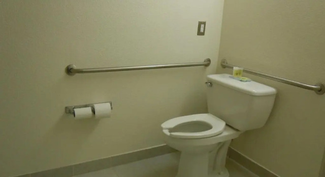 Номер Standard Airport Inn